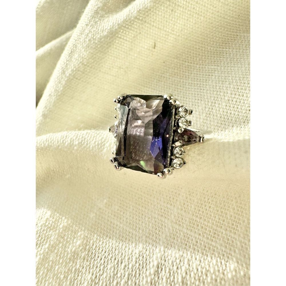 Cubic zirconia elongated dark purple cocktail ring - Picture 2 of 3